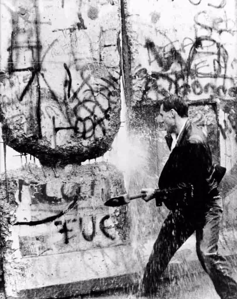 Hvad skete der med Stasi efter Murens fald?