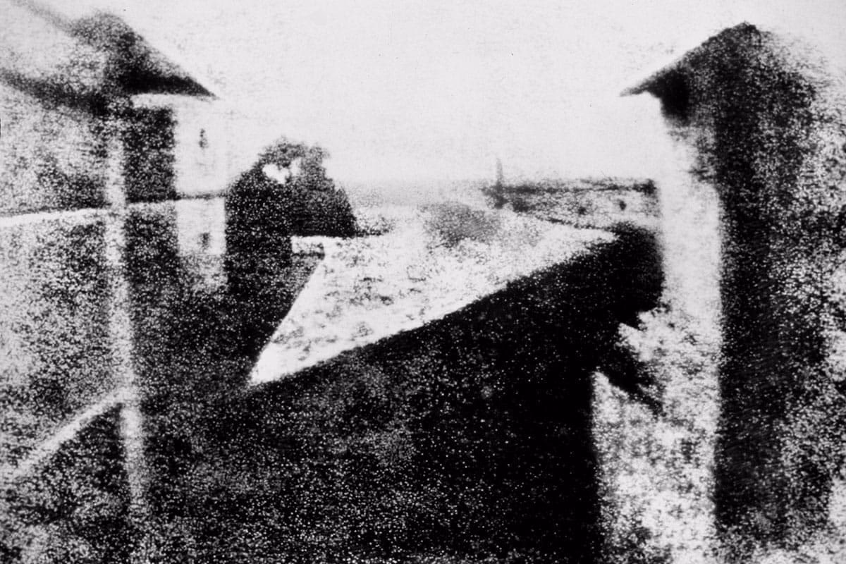 Hvornår blev det første pressefoto taget?