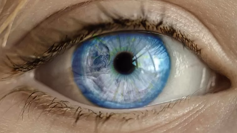 How do you Photoshop eyes?