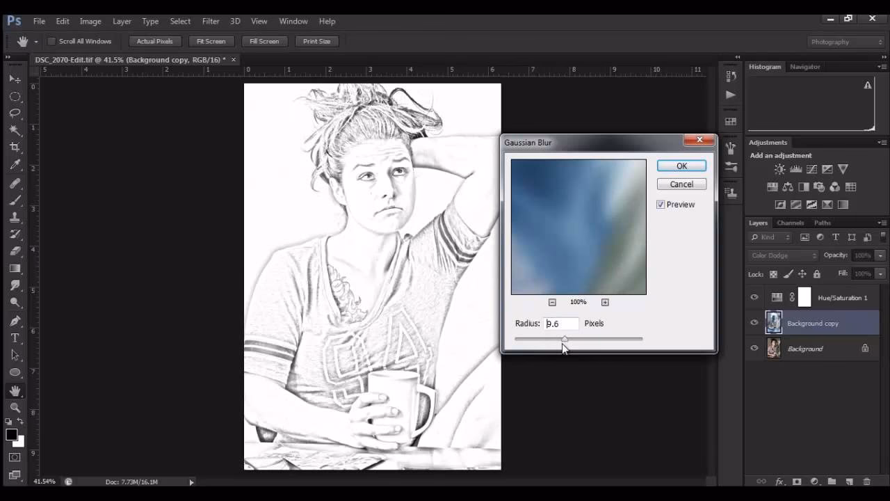 How to turn a photo into a line drawing in Photoshop?