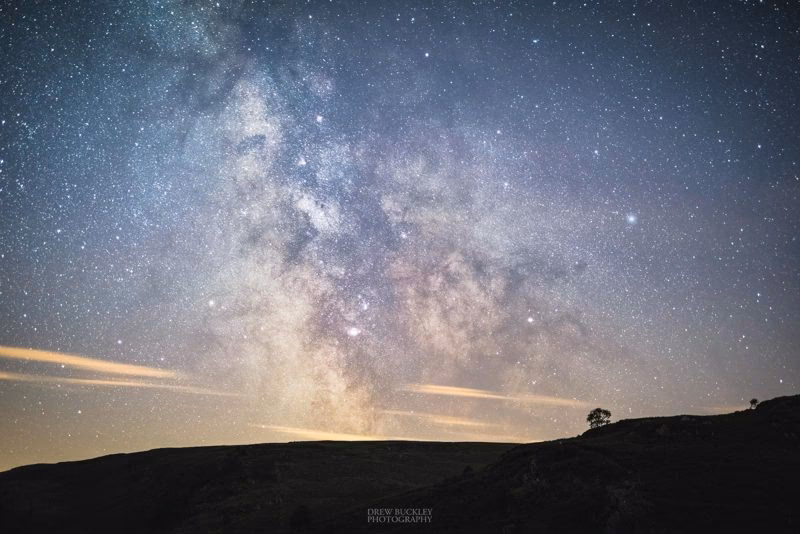 How do you overlay stars in Photoshop?